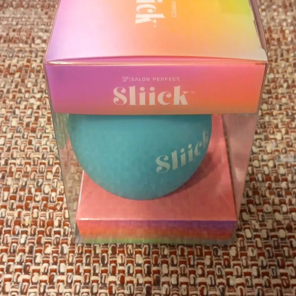 New Sliick Microwave Melting Cup With Applicator.‎ Salon Perfect